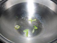 「健康美食」青椒炒肉做法图解2)