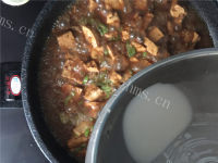鲜美的蟹肉烩豆腐做法图解11)