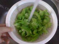 简单的豆豉炒苦瓜做法图解6)
