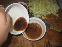 美味的西红柿海鲜鸡蛋饭做法图解4)