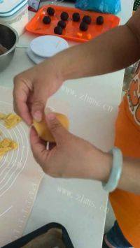 自制月饼做法图解7)