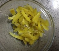 美味的榨菜肉丝做法图解2)