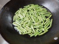 家常菜豆角炒瘦肉做法图解3)