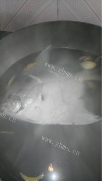 香嫩的油葱鲳鱼做法图解1)