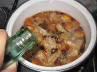 「DIY美食」鹌鹑蛋红烧肉做法图解8)