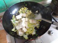 白菜炖豆腐（家庭版）做法图解6)