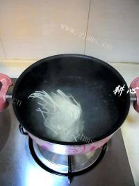 美味的味增海鲜拉面做法图解7)