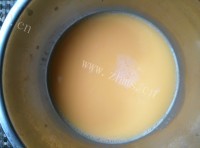 家常的洋葱炒超薄蛋丝做法图解3)