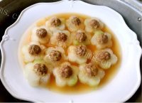 鲜嫩的冬瓜镶嵌珍珠丸做法图解8)