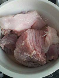 健康美食之猪肉韭菜水饺做法图解4)