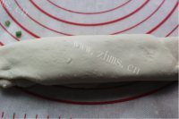 美味的葱花油饼做法图解8)