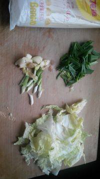 自制白菜面条做法图解2)