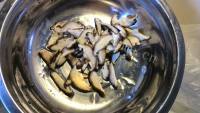 美味的香菇扒油菜做法图解4)