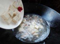 家常菜三鲜豆腐汤做法图解5)