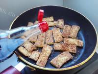 咸鲜香煎孜然豆腐做法图解6)