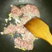 家常菜酸豆角炒肉沫做法图解3)