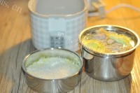 自制三鲜蛋饺煲做法图解9)