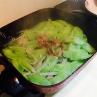 家常菜肉片炒莴笋做法图解7)