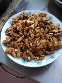 诱人的琥珀核桃仁做法图解1)