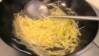 家常菜泡椒土豆丝做法图解4)