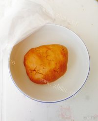 美味的方瓜馅广式月饼做法图解4)