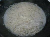自己做的青椒肉丝面做法图解10)