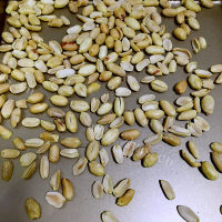 自制花生牛轧糖做法图解1)
