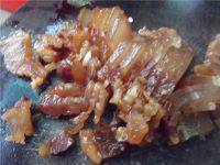 色味俱全的苦瓜炒腊肉做法图解2)