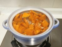 食欲满满的南瓜糯米粥做法图解3)