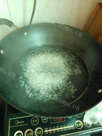 自制芒果牛奶西米露做法图解4)