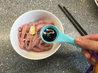 好吃的洋葱猪柳做法图解2)