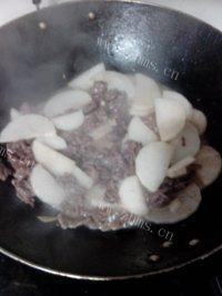 家常菜萝卜炒牛肉
