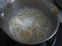 一个人的韭菜鸡蛋面做法图解6)