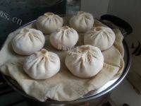 DIY韭菜粉条豆腐包做法图解9)