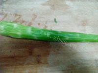 家常菜莴笋炒腐竹做法图解2)