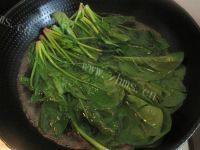 家常菜白灼菠菜做法图解2)