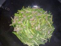 蒜苔肉丝（简单版）做法图解8)
