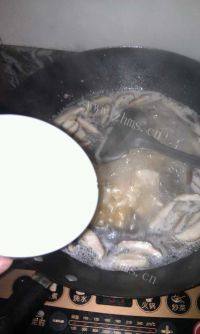 家庭版香菇豆腐汤做法图解8)