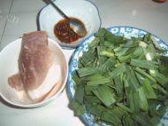 好吃又美味的蒜苗回锅肉做法图解1)