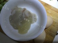 家常墨鱼卵香炒鸡蛋做法图解1)