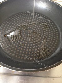 美味的韭菜炒墨鱼仔做法图解5)