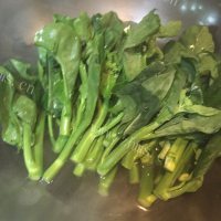家常菜白灼芥蓝做法图解3)