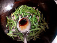 家常菜豆角丝炒肉做法图解5)