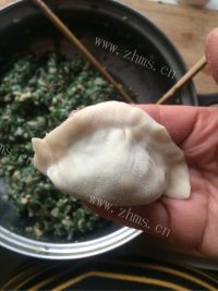 美味的荠菜饺子做法图解6)