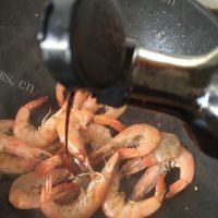 美味的蒜蓉大虾做法图解7)