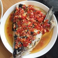 美味的剁椒鱼头做法图解8)