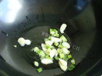 家常菜肉片炒莴笋做法图解4)