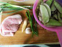 家常菜扁豆炒肉丝做法图解1)