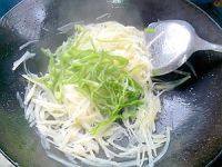 酥脆青椒炒土豆丝做法图解6)