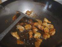 常吃不腻的土豆烧肉做法图解8)